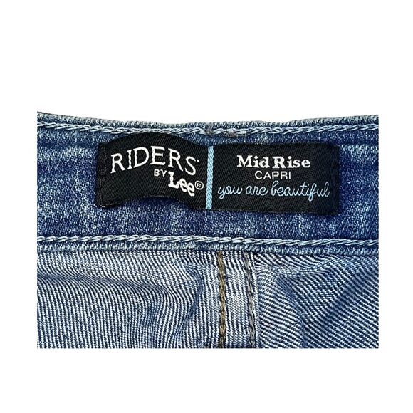 Riders by Lee Capri Jeans Women 37 Waist Blue Denim Classic Mid-Rise Medium Wash - Picture 2 of 6